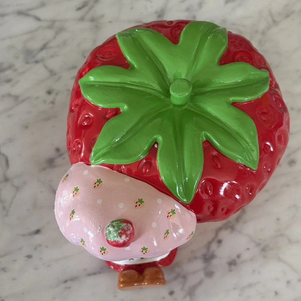 Jay Franco Strawberry Shortcake Doll Ceramic Coin Change Bank Modern Vintage y2k